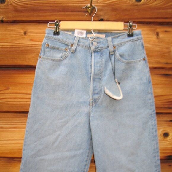 NWT  Levi's Ribcage Straight Ankle Jeans - Picture 5 of 10